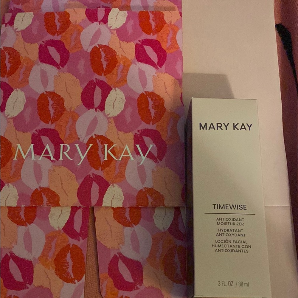 Mary Kay Timewise Antioxidant Moisturizer with Pink and Orange Design